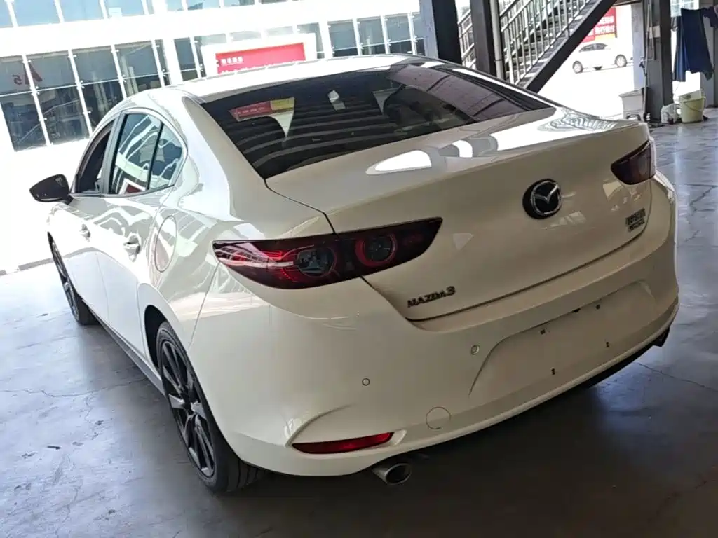Mazda 3 Axela 2022