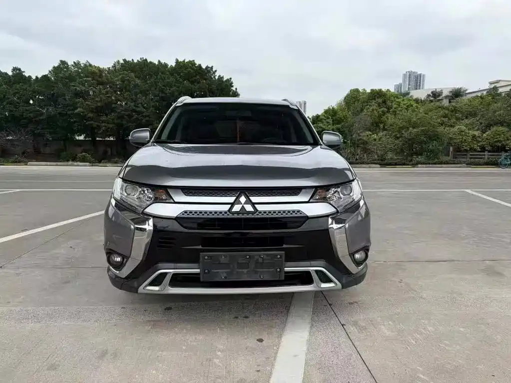 Mitsubishi Outlander 2019 — фото 9