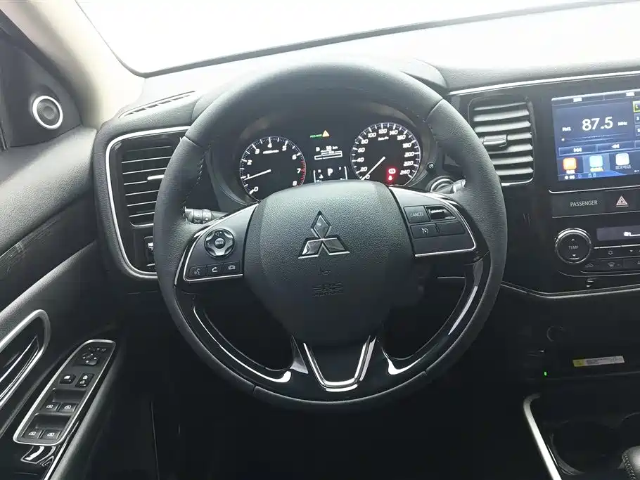 Mitsubishi Outlander 2019 — фото 14