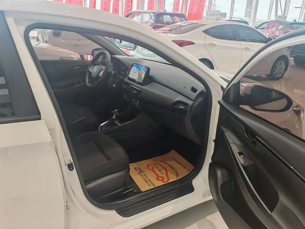 Hyundai Elantra 2019 — фото 16