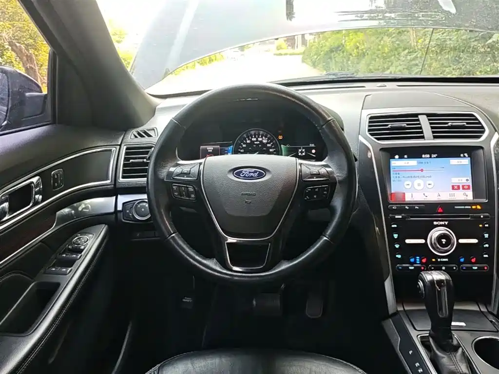 Ford Explorer 2018 — фото 11