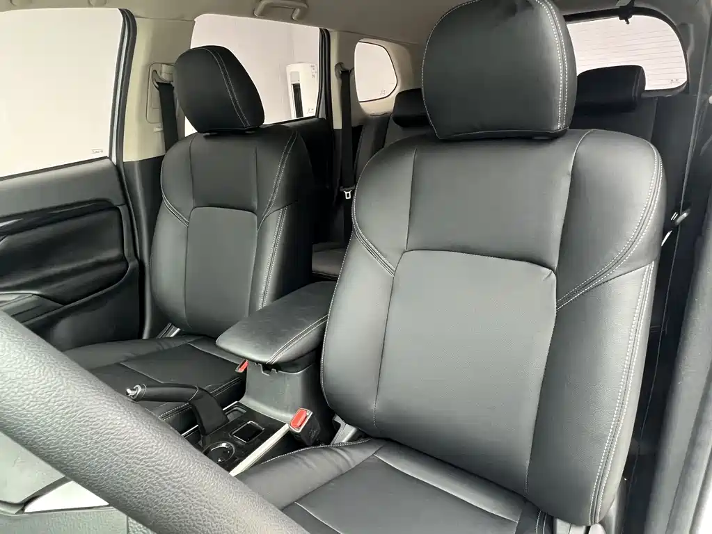Mitsubishi Outlander 2021 — фото 12