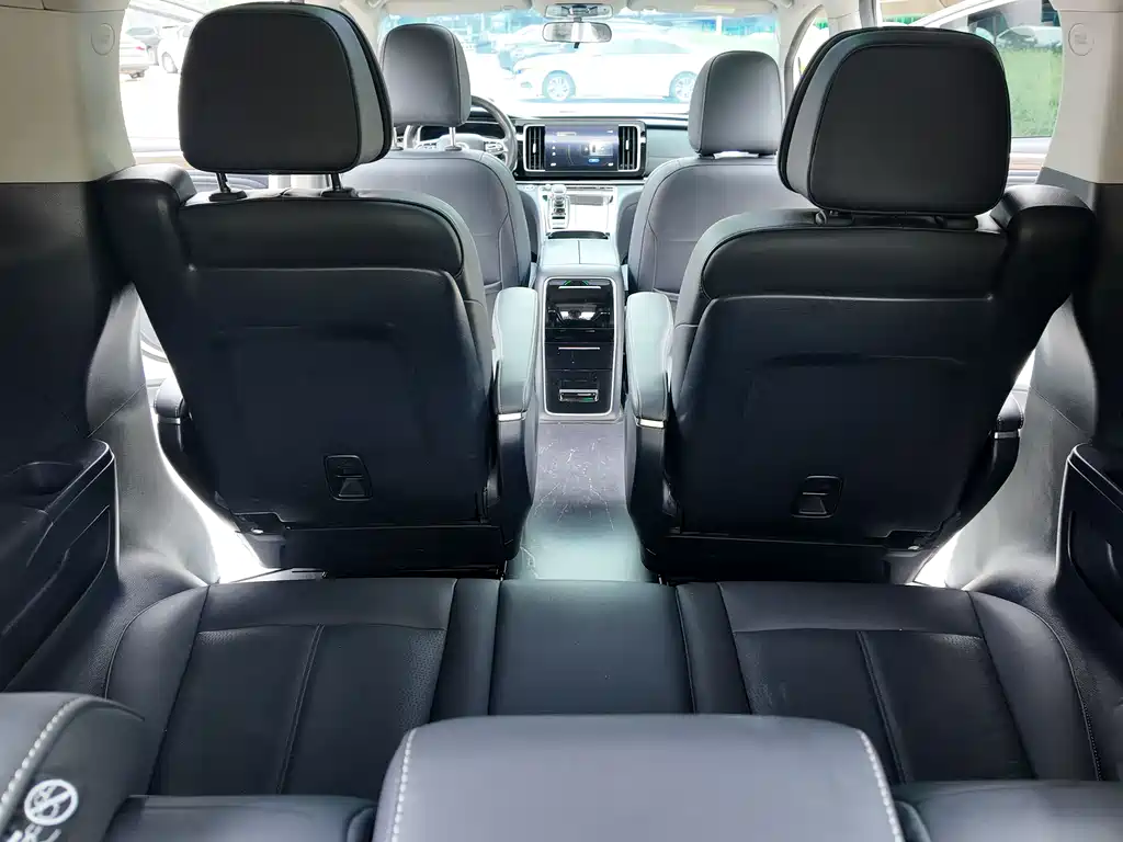GAC Motor Trumpchi M8 2022 — фото 15