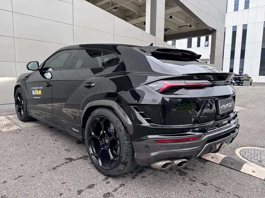 Lamborghini Urus 2023 — фото 4