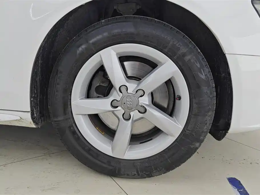 Audi A4L 2016