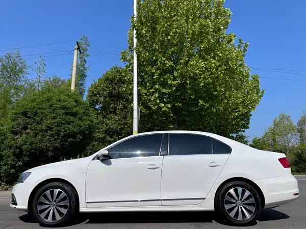 Volkswagen Sagitar 2018