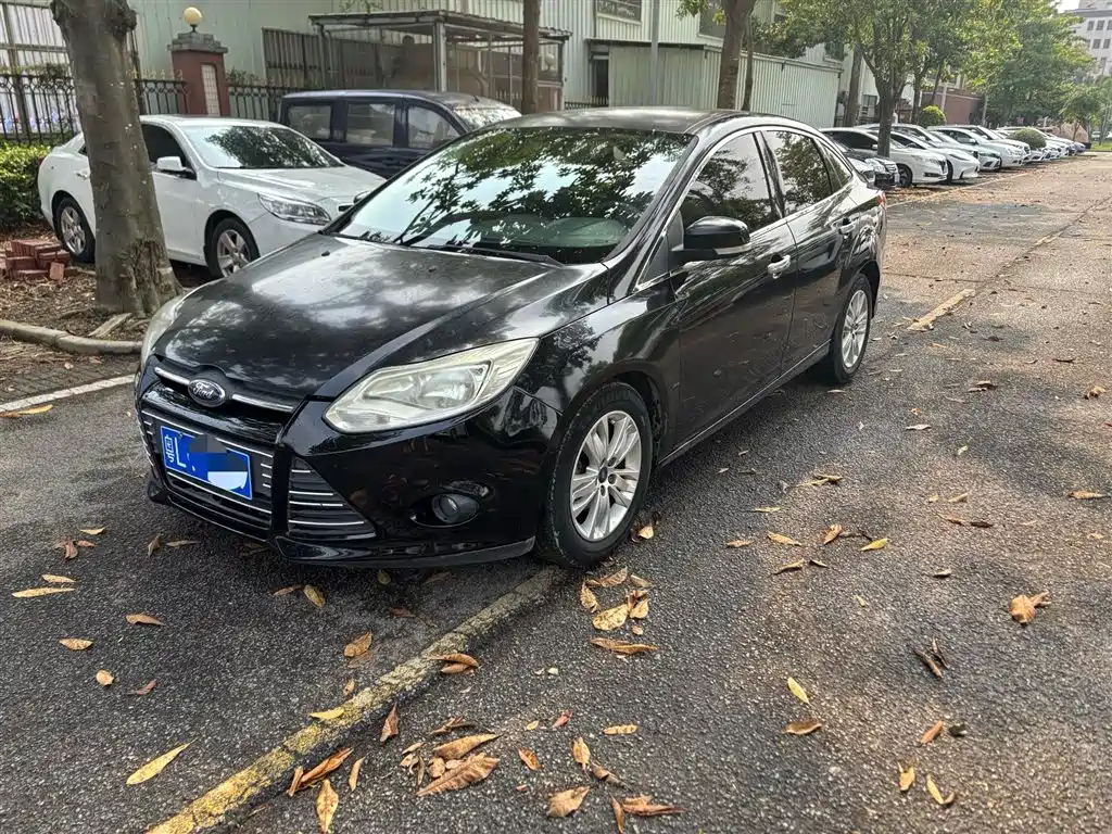 Ford Focus 2014 — фото 1