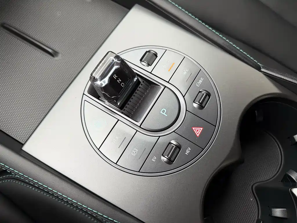BYD Seal 06 2024 — фото 13