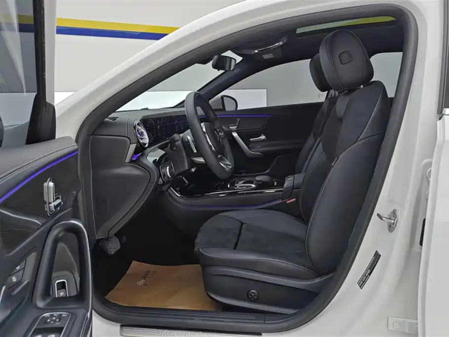 Mercedes-Benz A-Class 2023 — фото 9