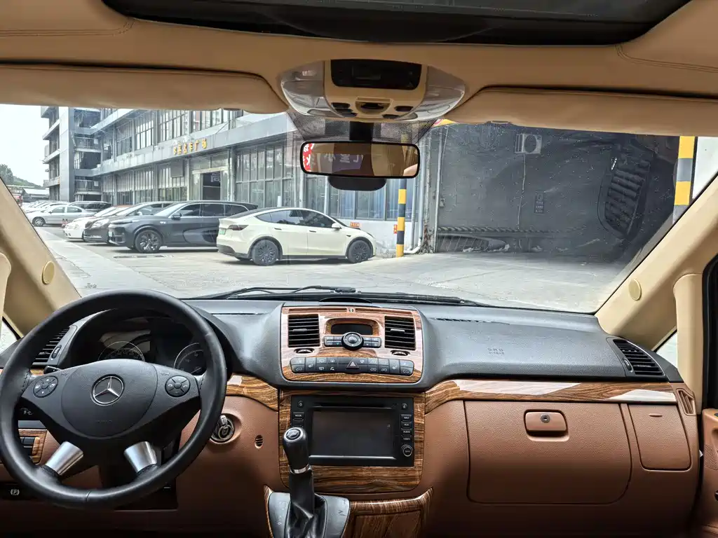 Mercedes-Benz Viano 2015 — фото 13