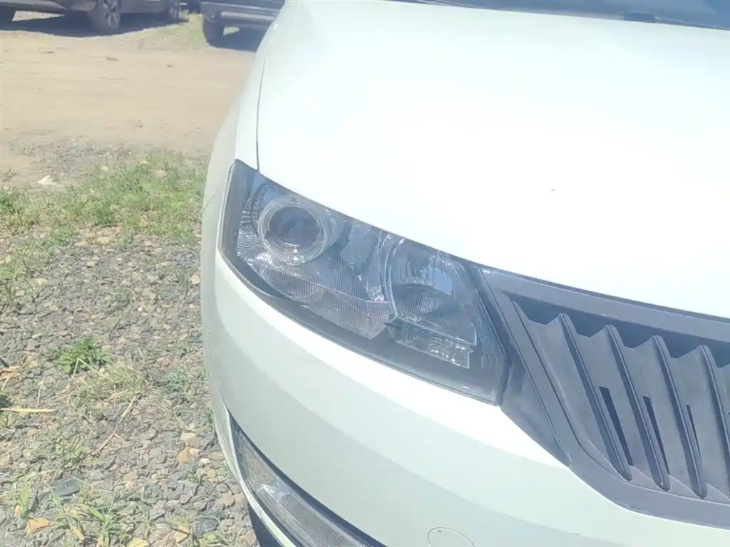 Skoda Rapid Spaceback 2016 — фото 13