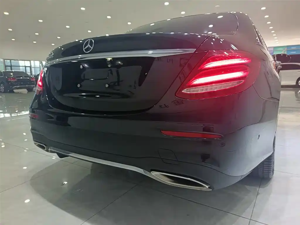 Mercedes-Benz E-Class 2019 — фото 16