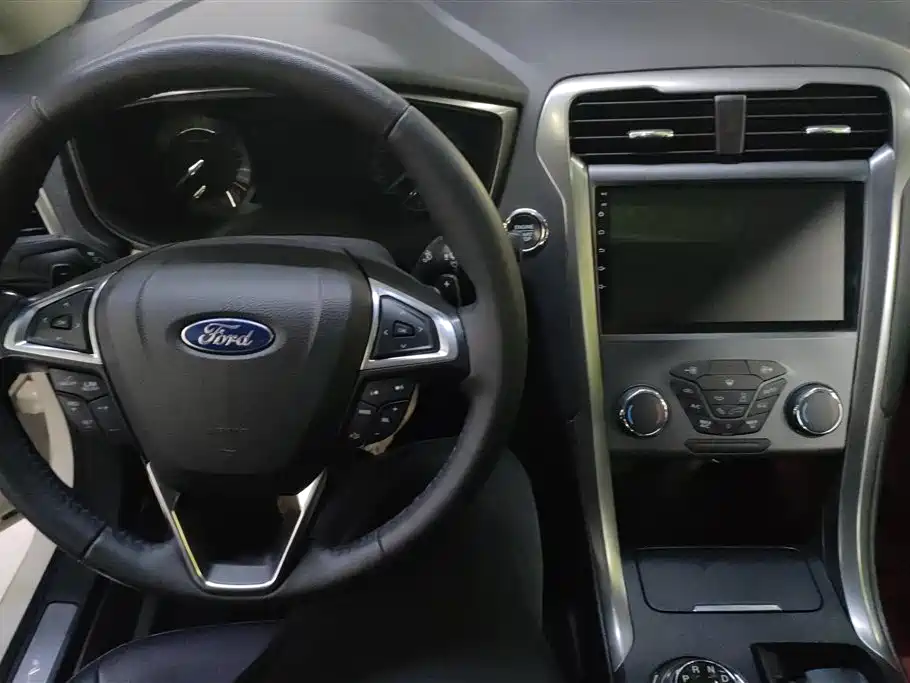 Ford Mondeo 2019 — фото 12