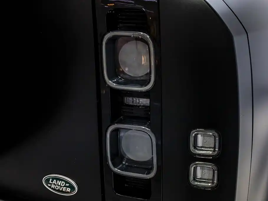 Land Rover Defender 2024 — фото 19