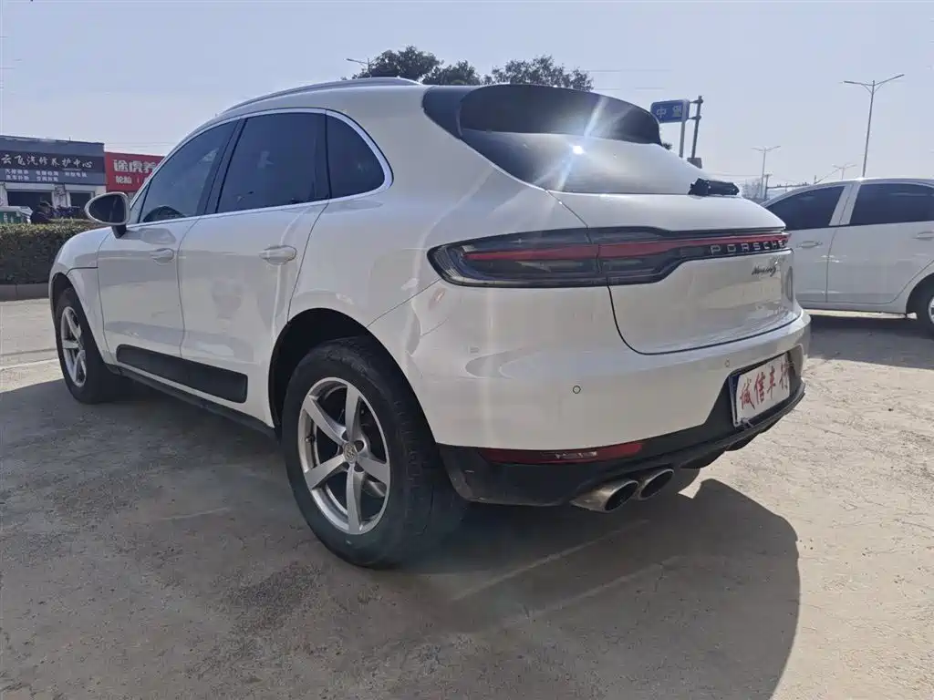 Porsche Macan 2020 — фото 16