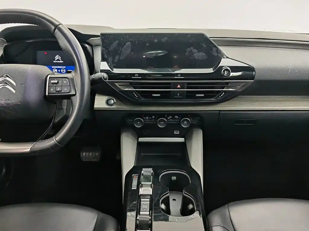 Citroën Versailles C5 X 2023 — фото 12
