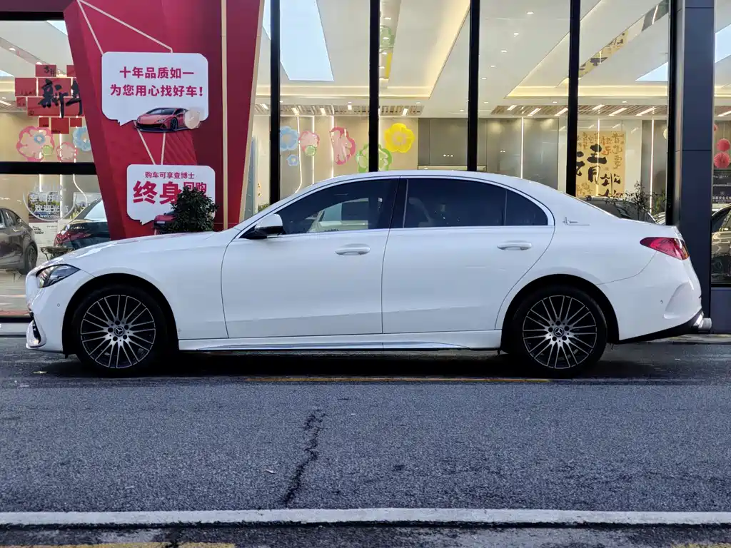 Mercedes-Benz C-Class 2023 — фото 6