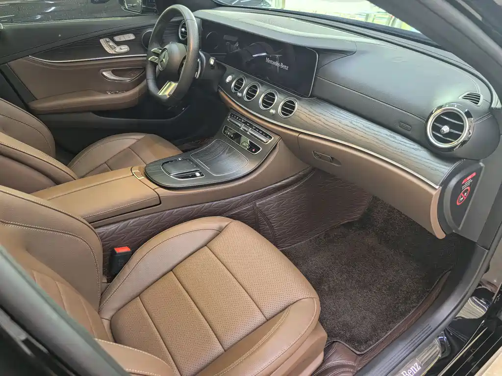 Mercedes-Benz E-Class 2023 — фото 11