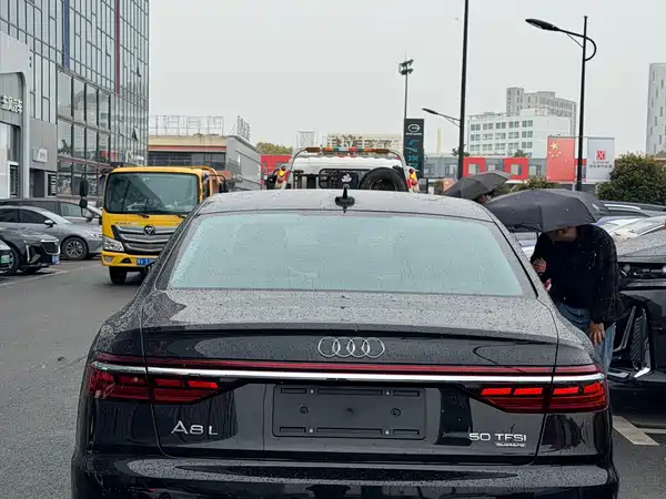 Audi A8 2025