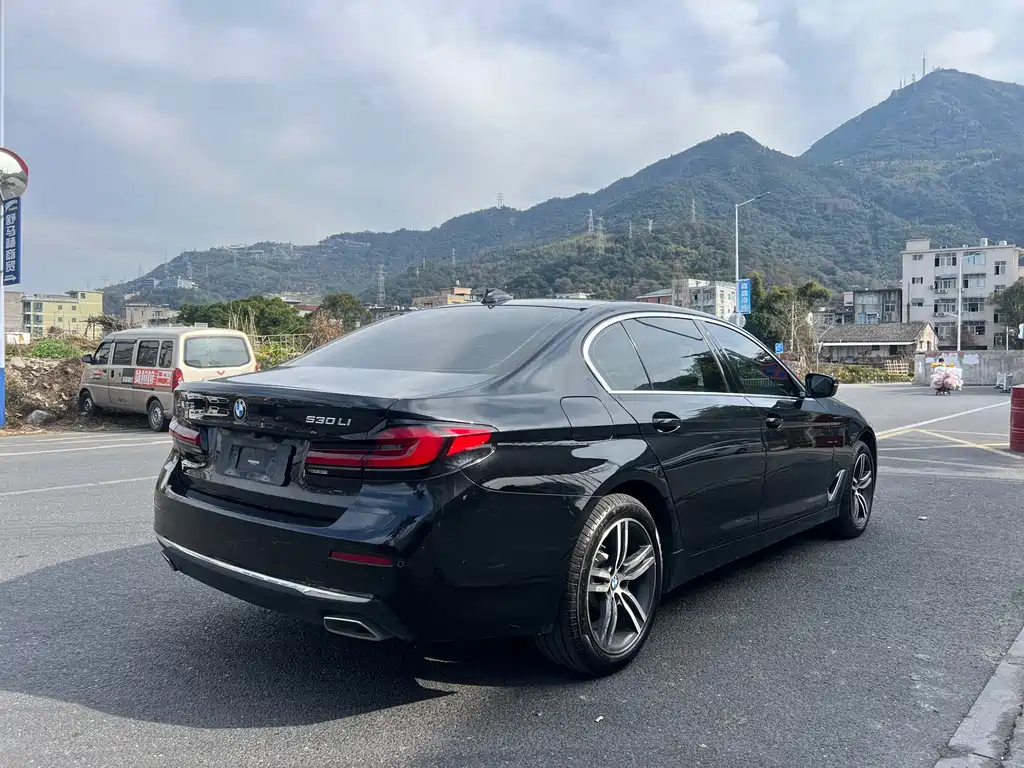 BMW 5 Series 2021