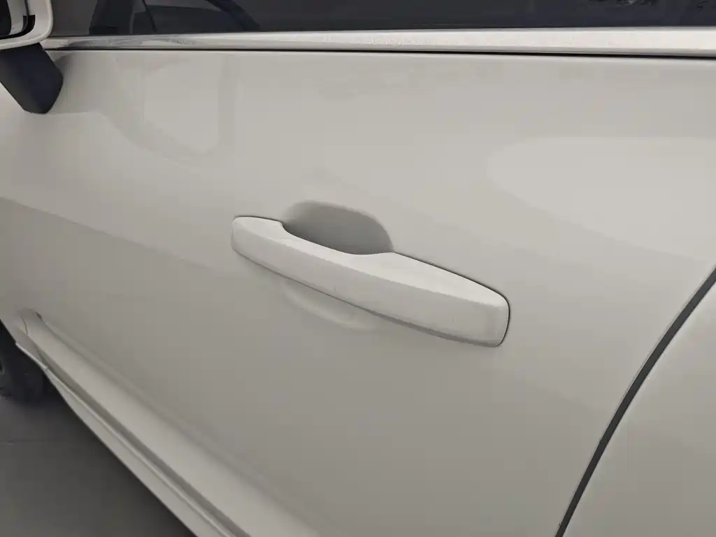 Volvo XC60 2018 — фото 11