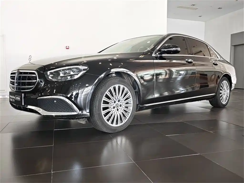 Mercedes-Benz E-Class 2022 — фото 1