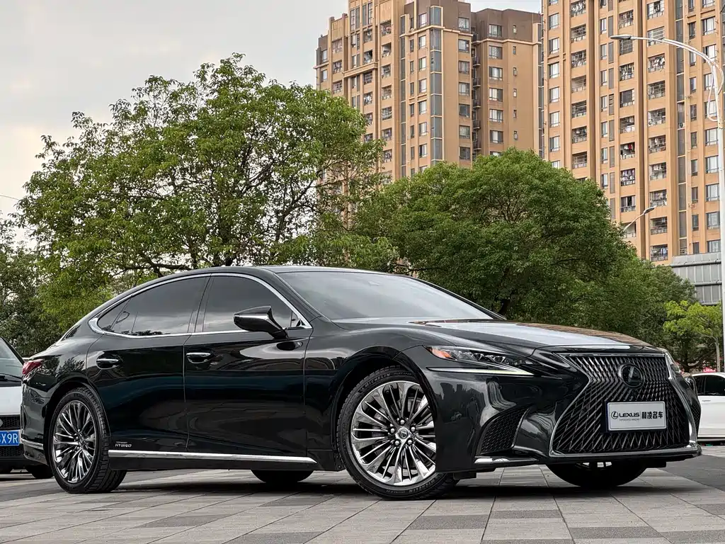 Lexus LS 2019
