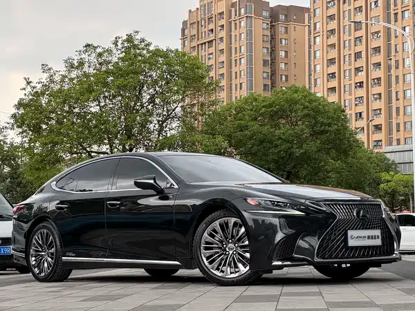 Lexus LS 2019