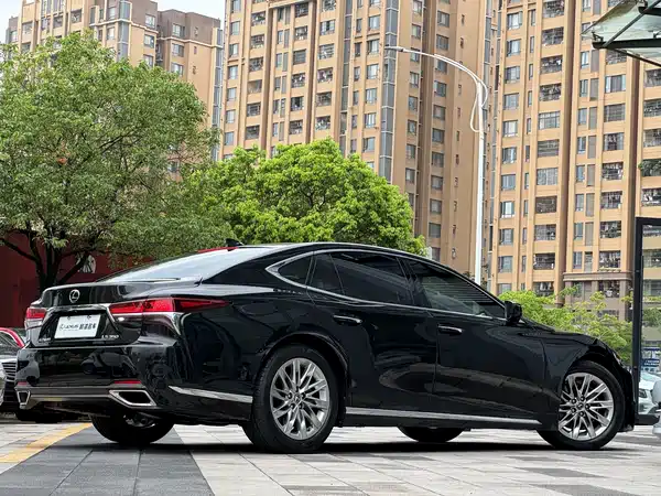 Lexus LS 2019