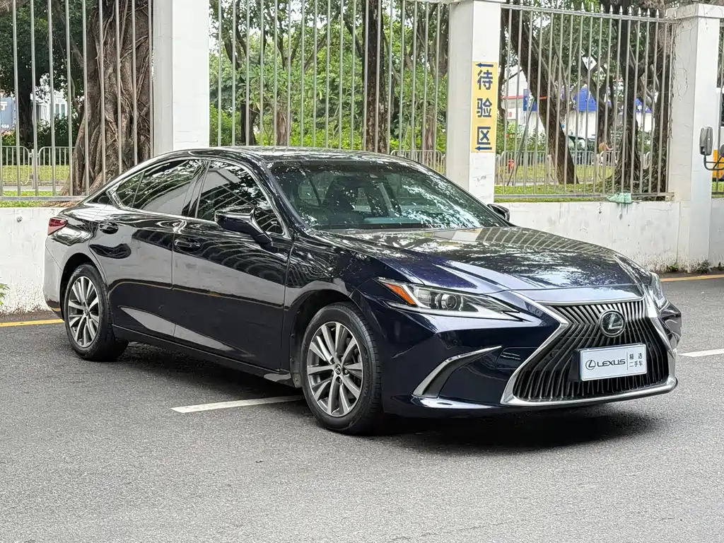 Lexus ES 2019 — фото 2