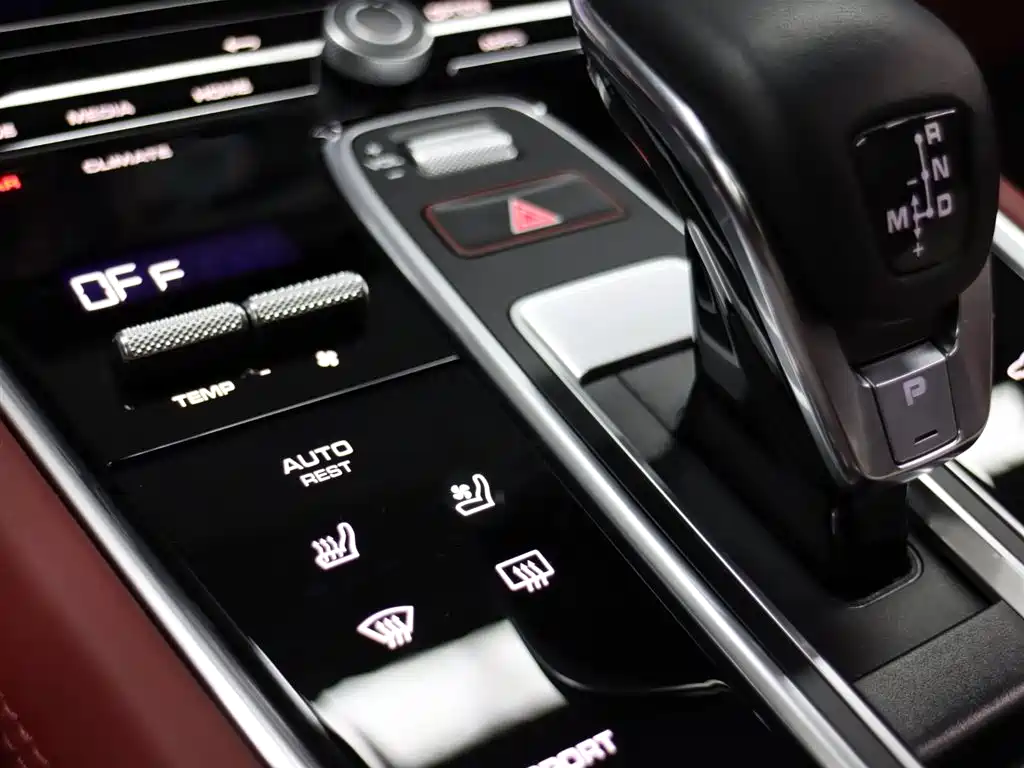 Porsche Panamera 2023 — фото 18