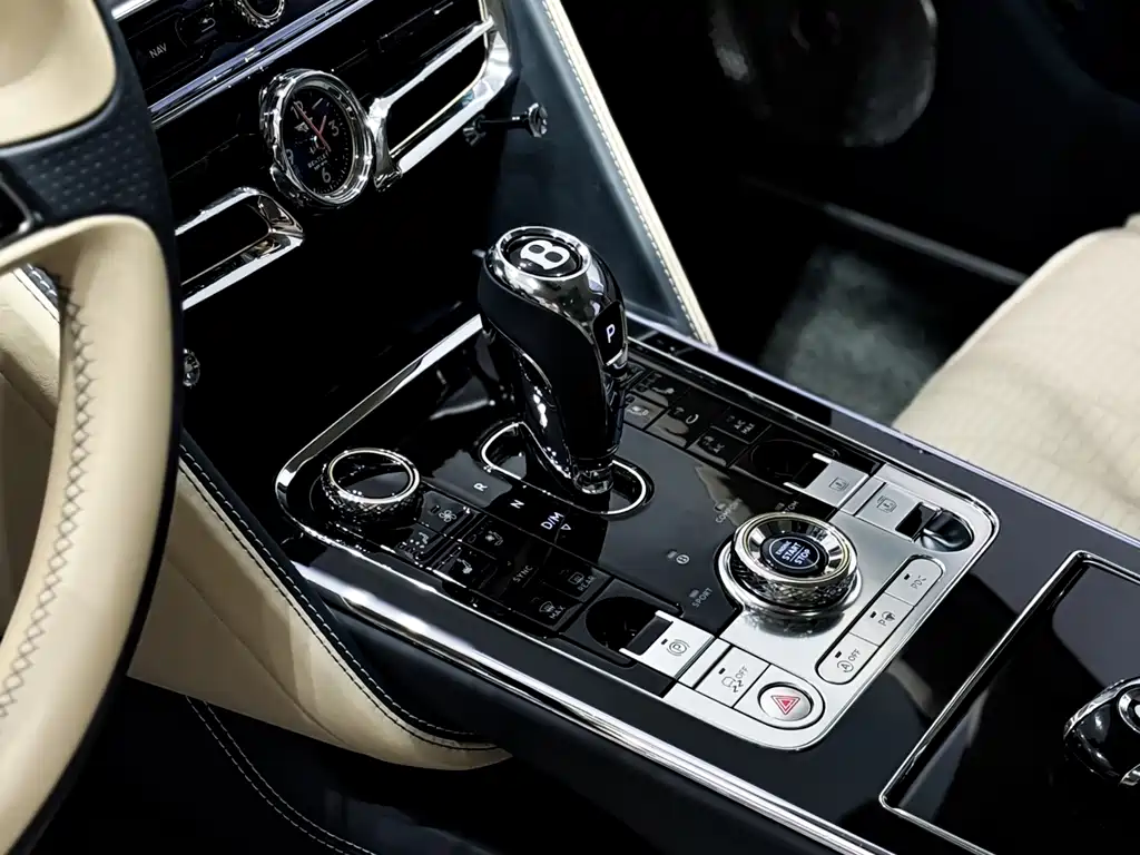 Bentley Flying Spur 2020 — фото 12