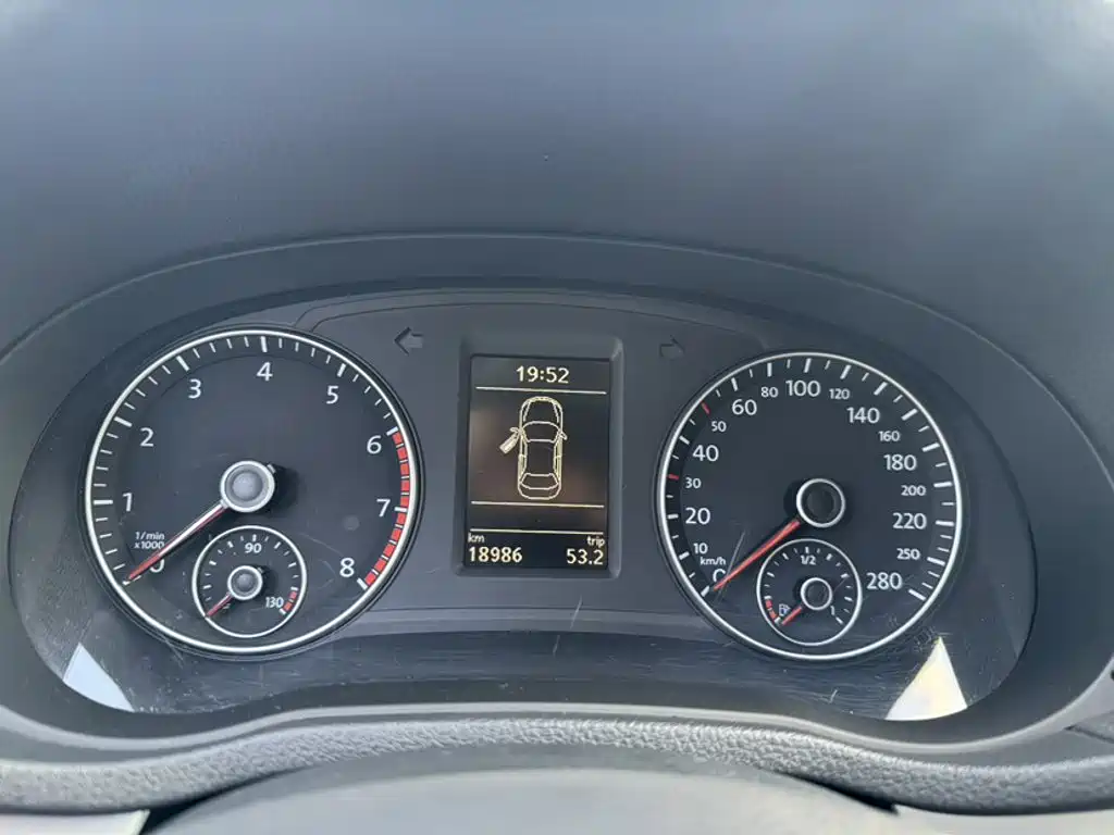 Volkswagen Passat 2015 — фото 19