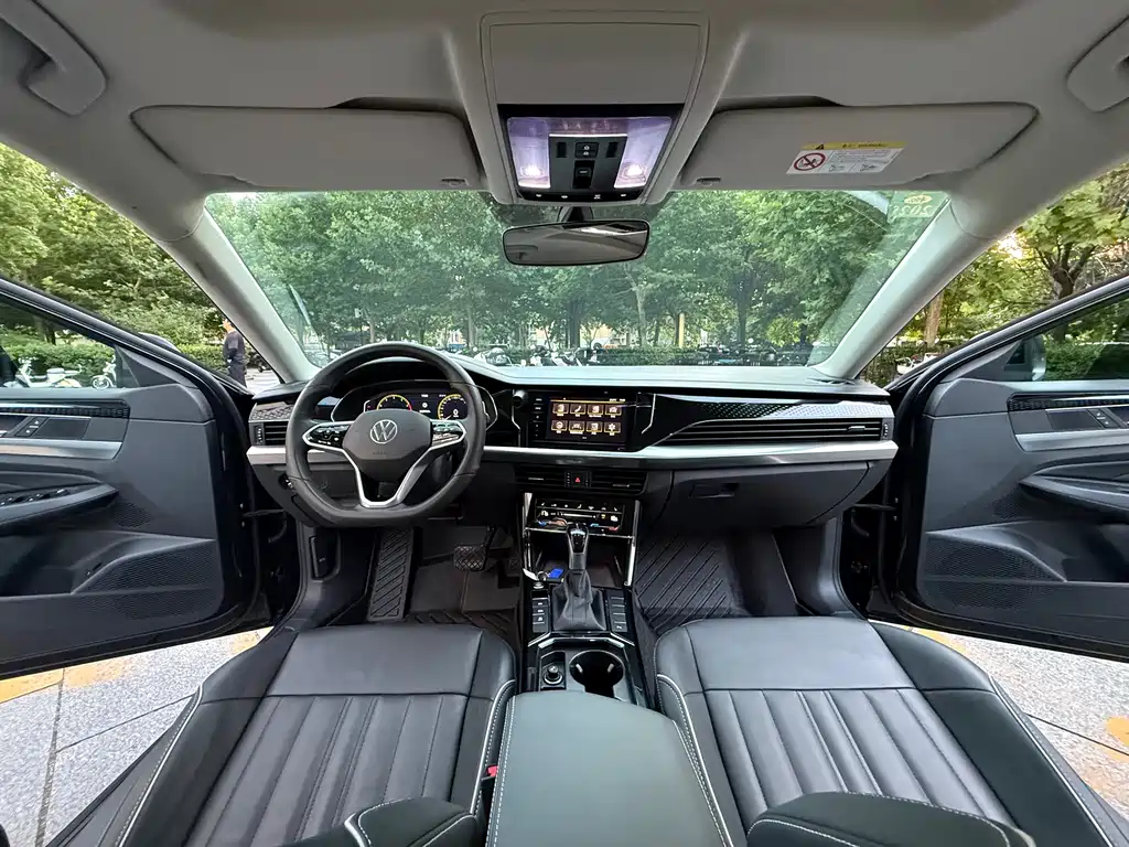 Volkswagen Passat 2023