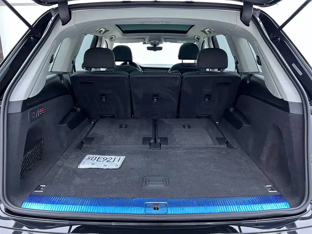 Audi Q7 2023 — фото 13