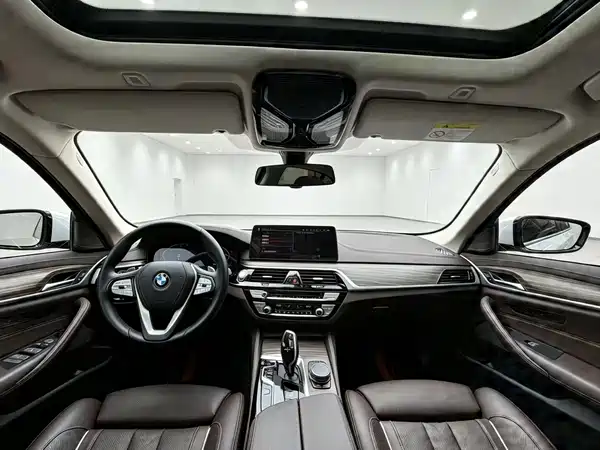 BMW 5 Series 2022