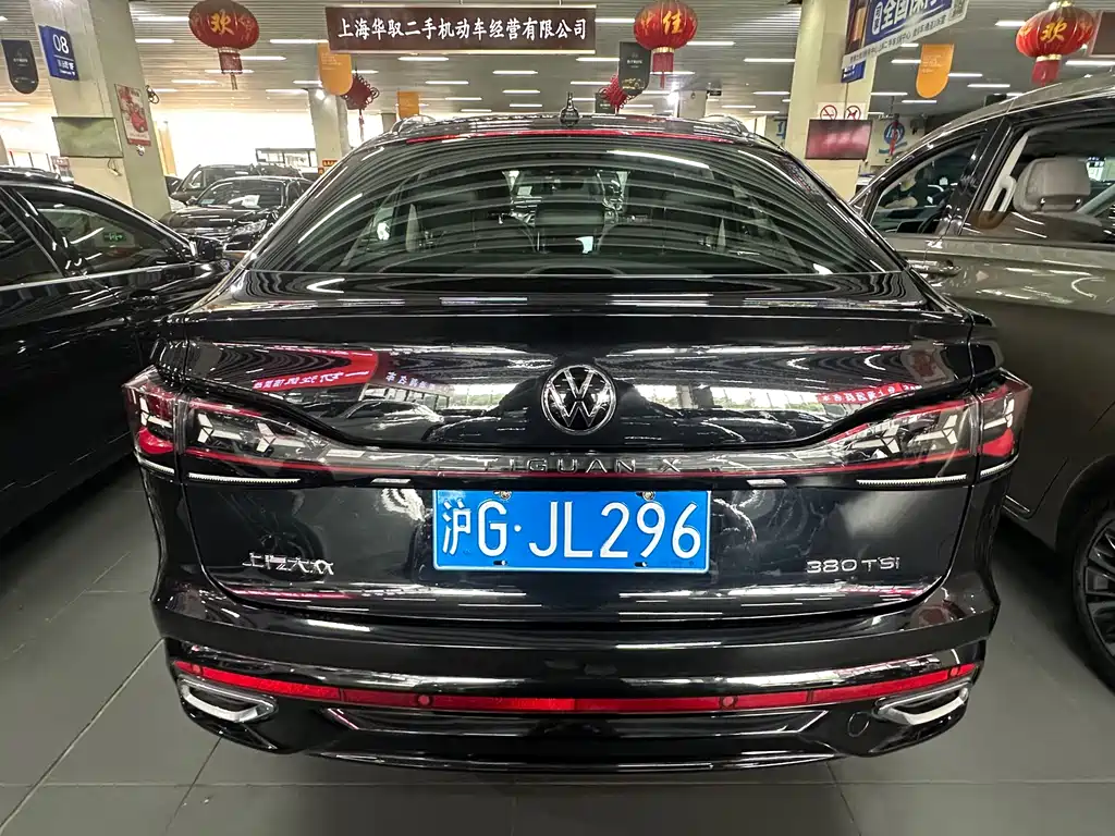 Volkswagen Tiguan X 2022 — фото 12