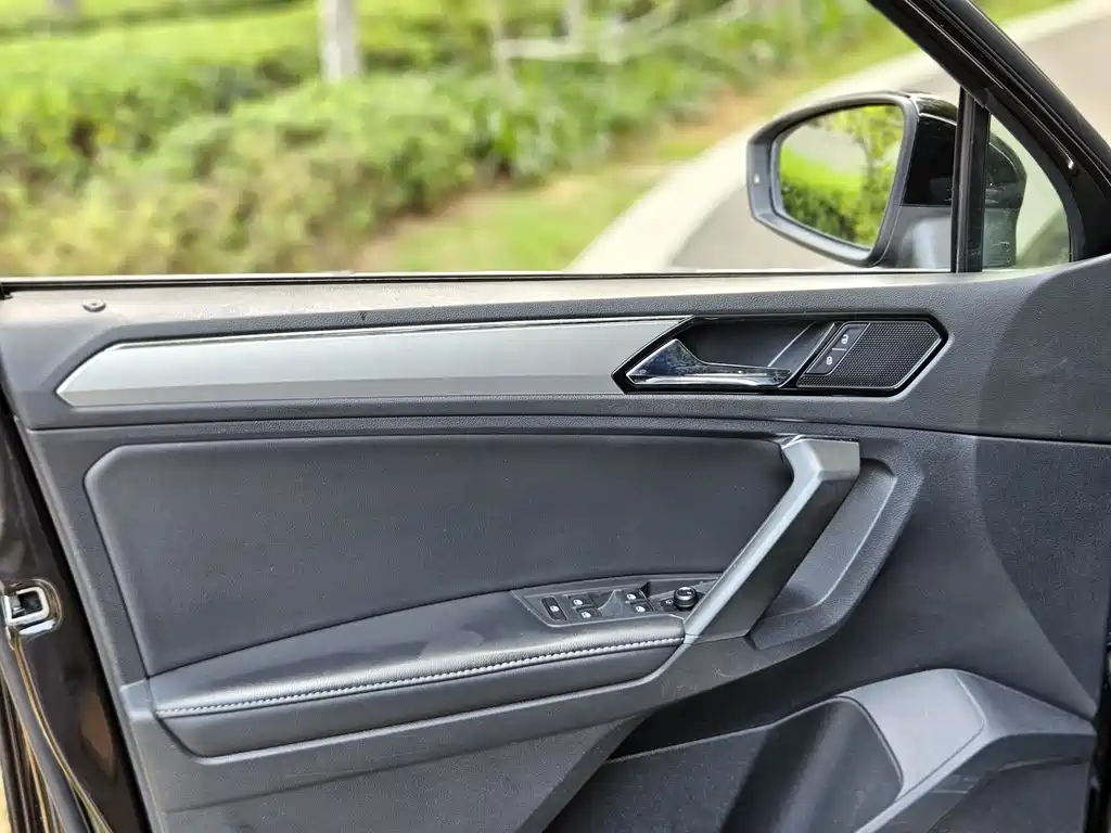 Volkswagen Tiguan L 2018 — фото 18