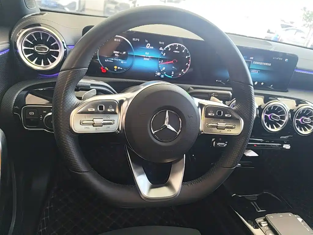 Mercedes-Benz A-Class 2023 — фото 11