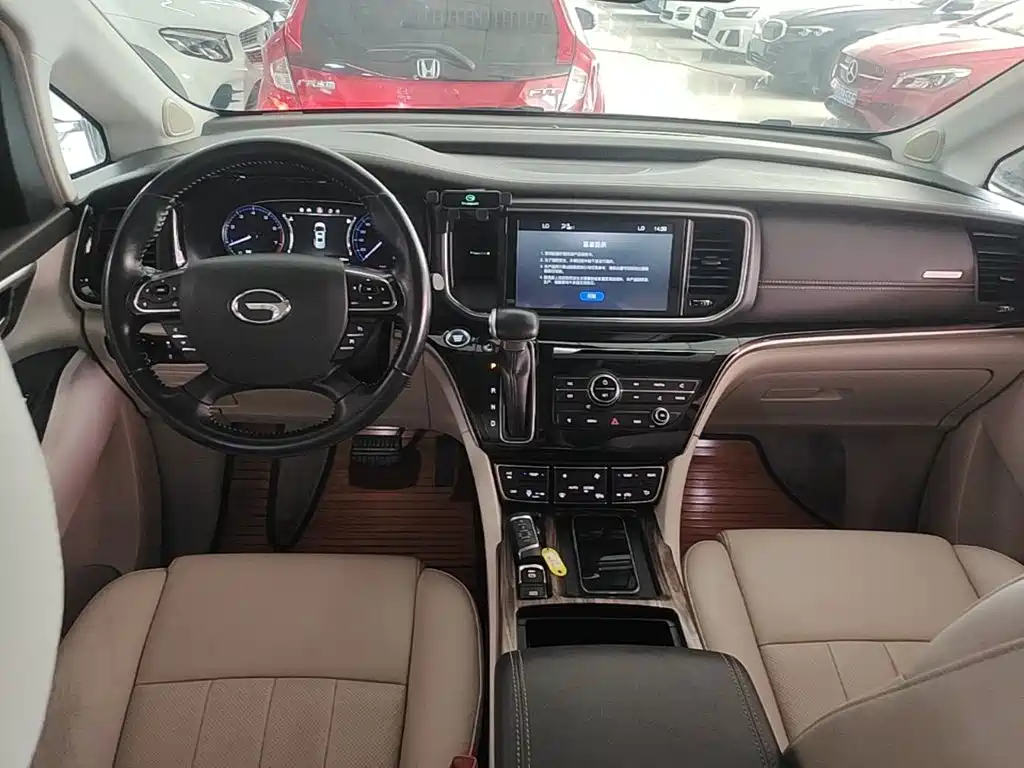 GAC Motor Trumpchi M8 2018 — фото 10