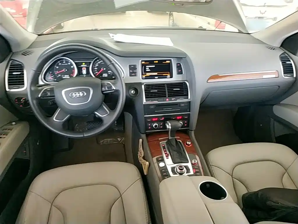 Audi Q7 2015 — фото 10
