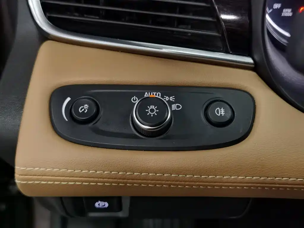 Buick LaCrosse 2018 — фото 21