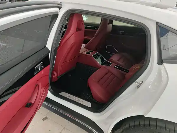 Porsche Panamera 2024