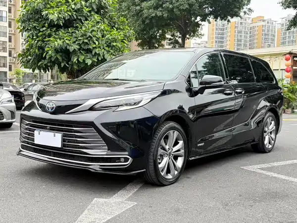 Toyota Sienna 2024