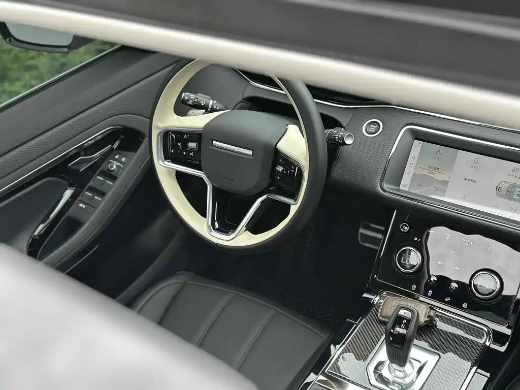 Land Rover Evoque 2023 — фото 5