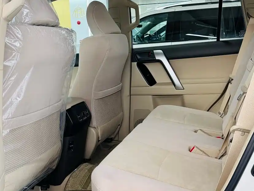 Toyota Prado — фото 13