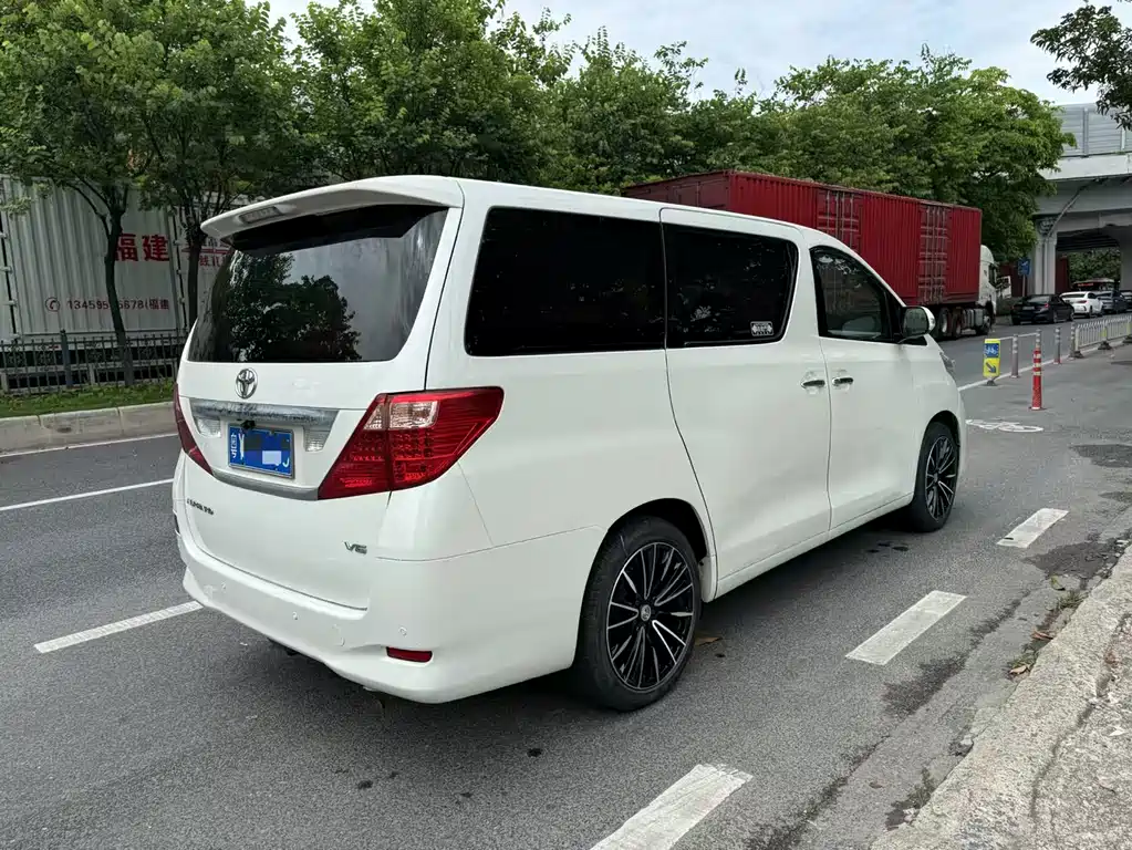 Toyota Alphard 2010 — фото 6