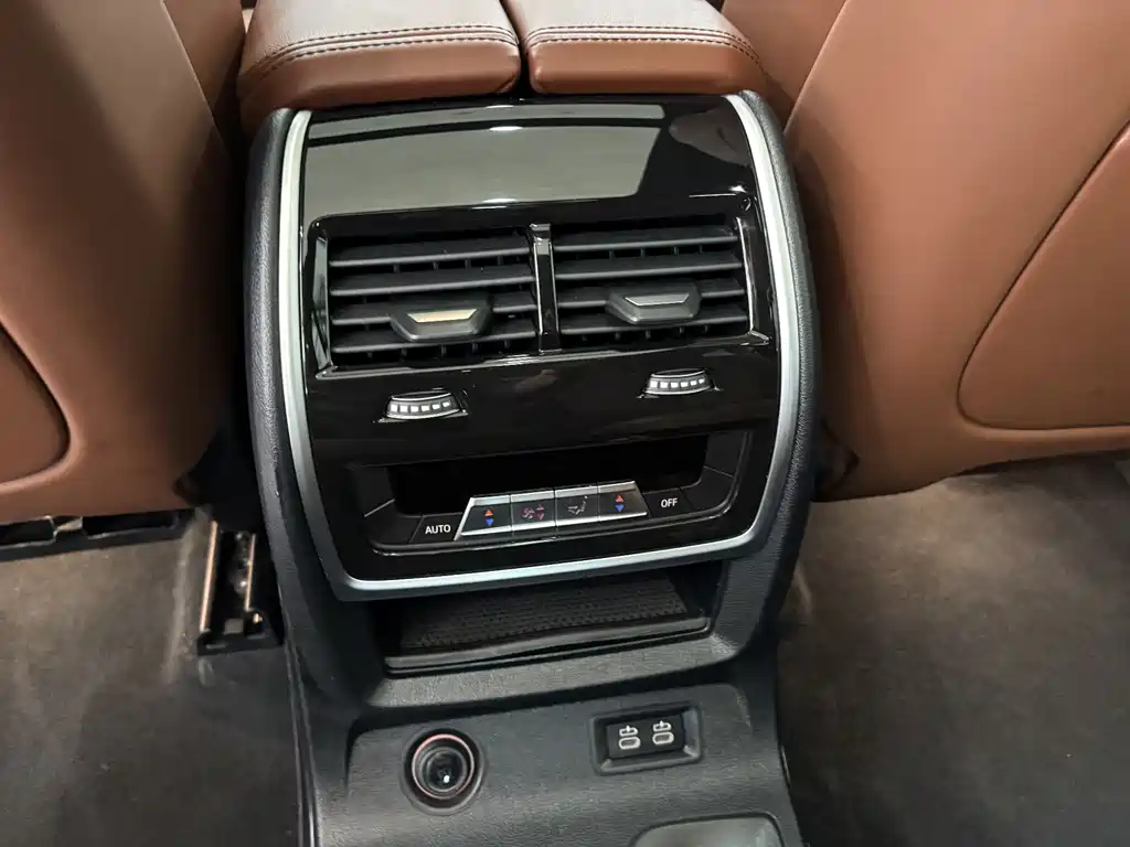 BMW X7 2023 — фото 21