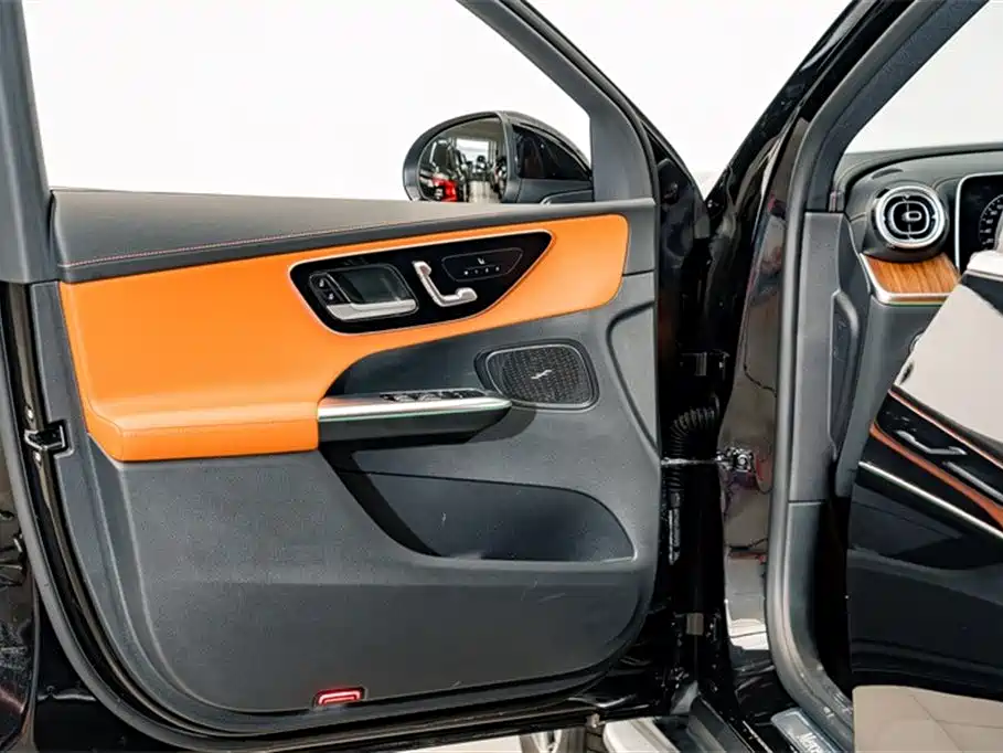 Mercedes-Benz GLC EV 2025 — фото 16