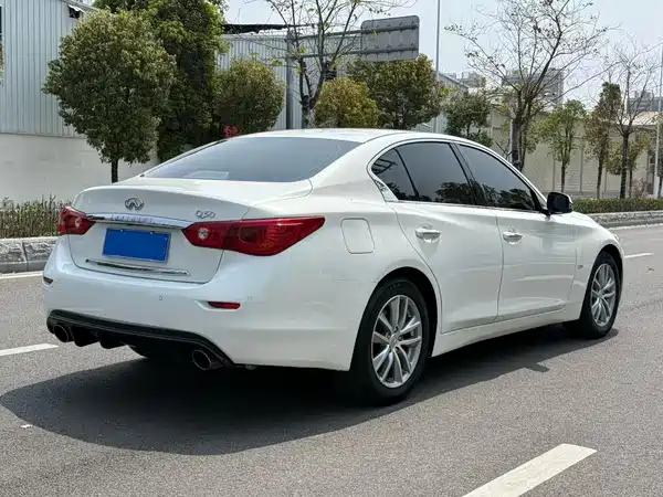 Infiniti Q50 2014
